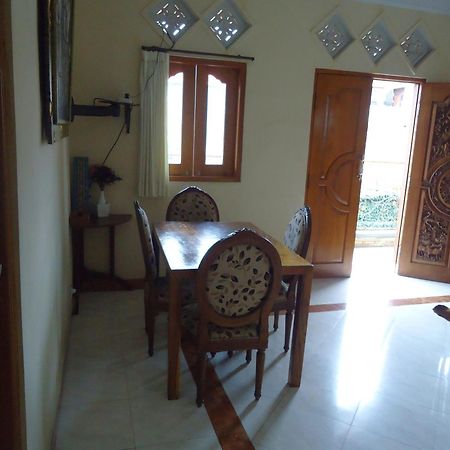 The Reinhold Guesthouse Bali Kerobokan Esterno foto