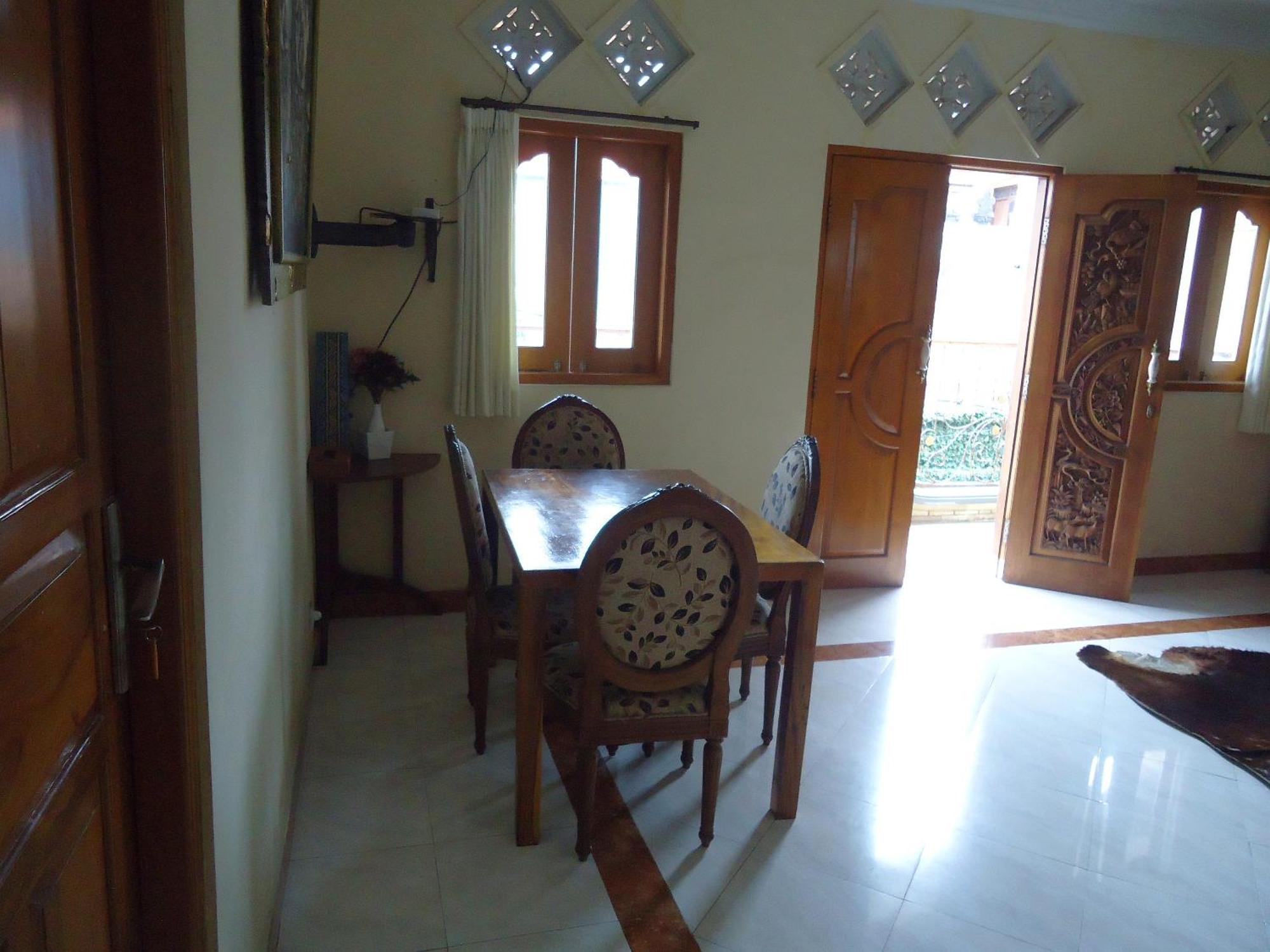 The Reinhold Guesthouse Bali Kerobokan Esterno foto
