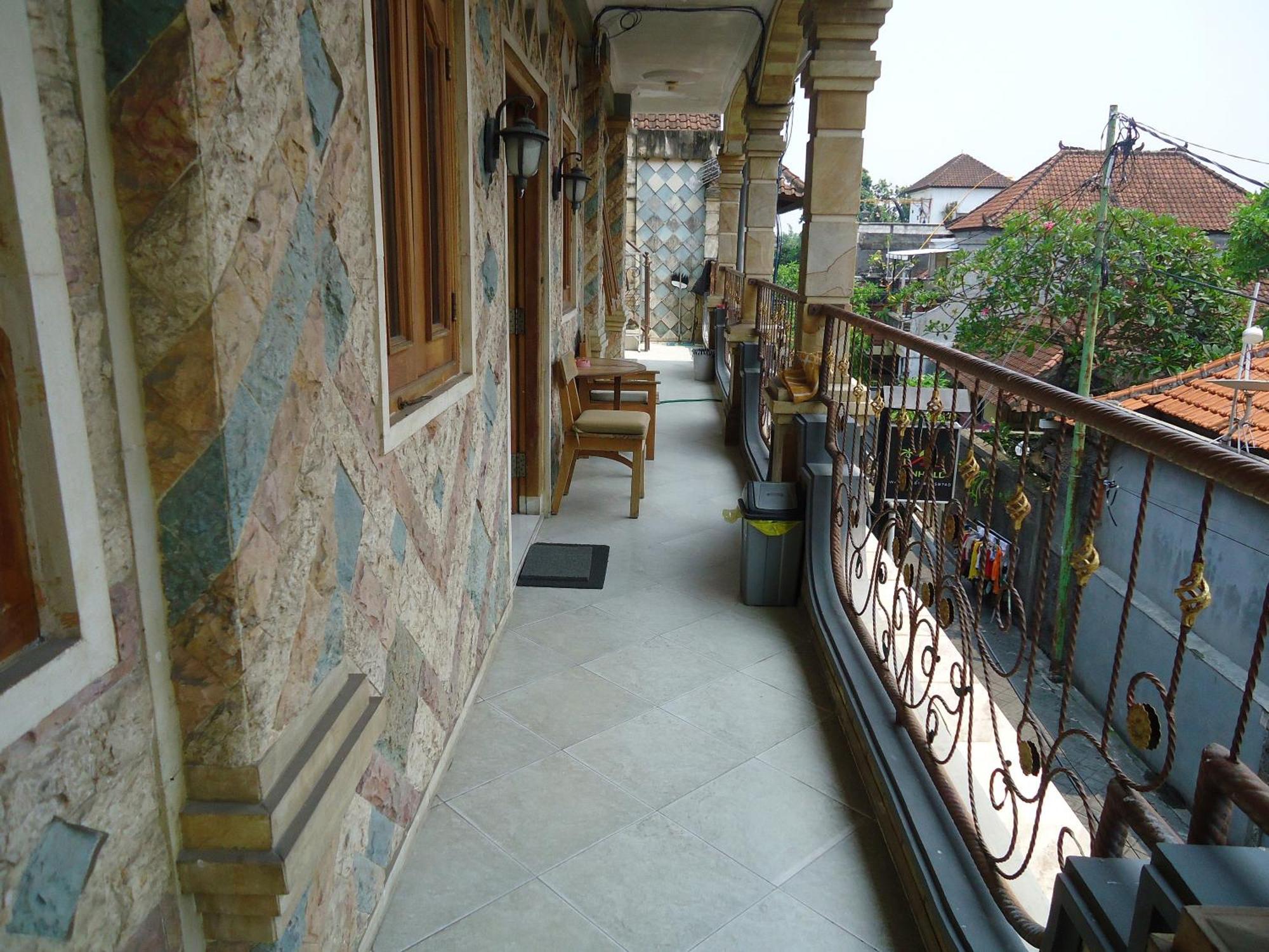 The Reinhold Guesthouse Bali Kerobokan Esterno foto