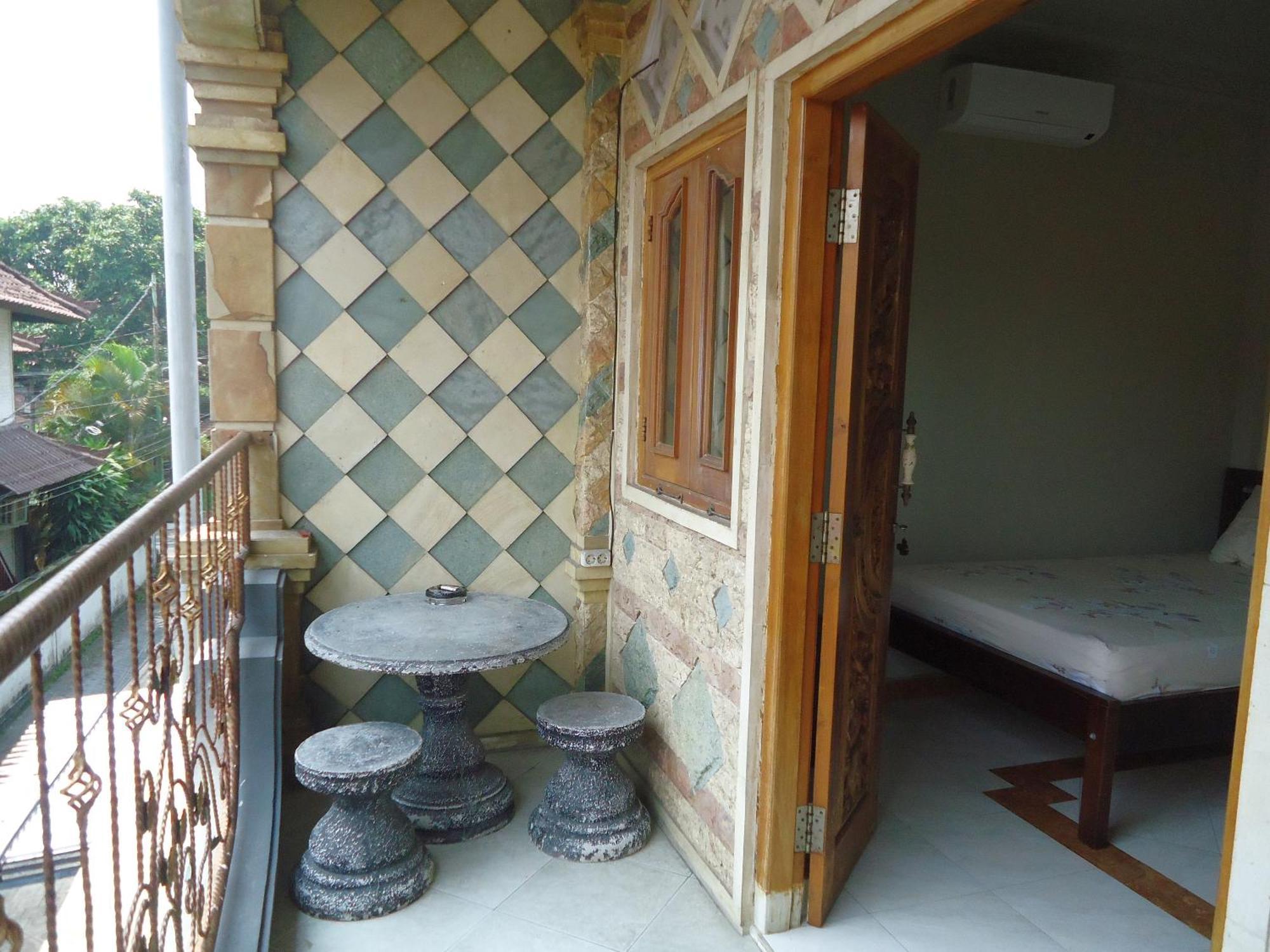 The Reinhold Guesthouse Bali Kerobokan Esterno foto