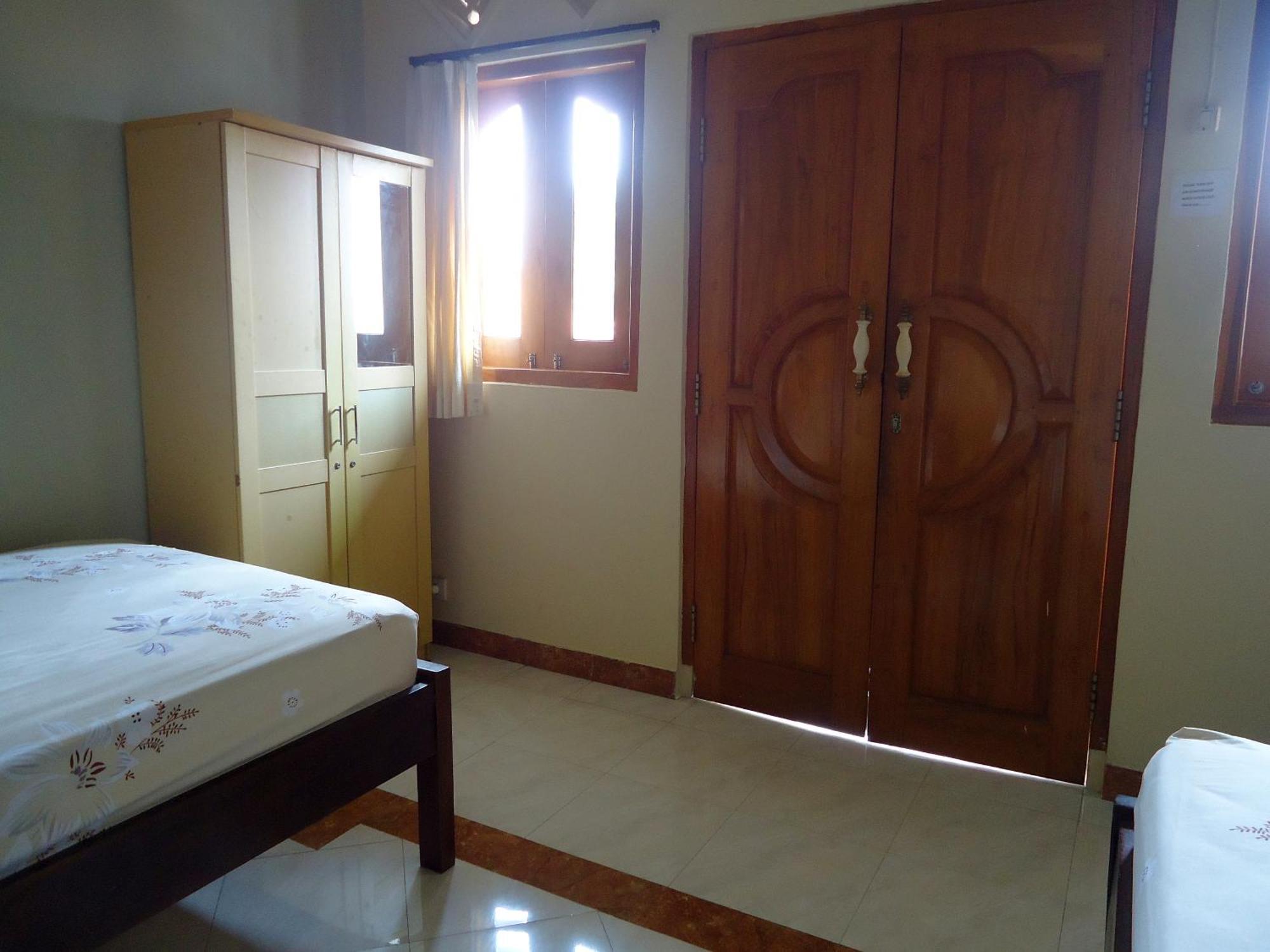 The Reinhold Guesthouse Bali Kerobokan Esterno foto