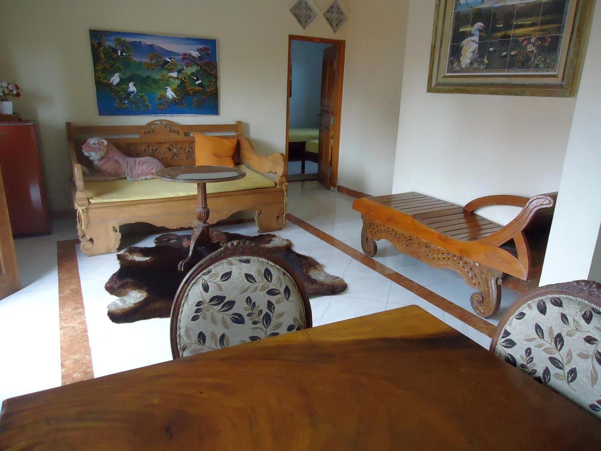 The Reinhold Guesthouse Bali Kerobokan Esterno foto
