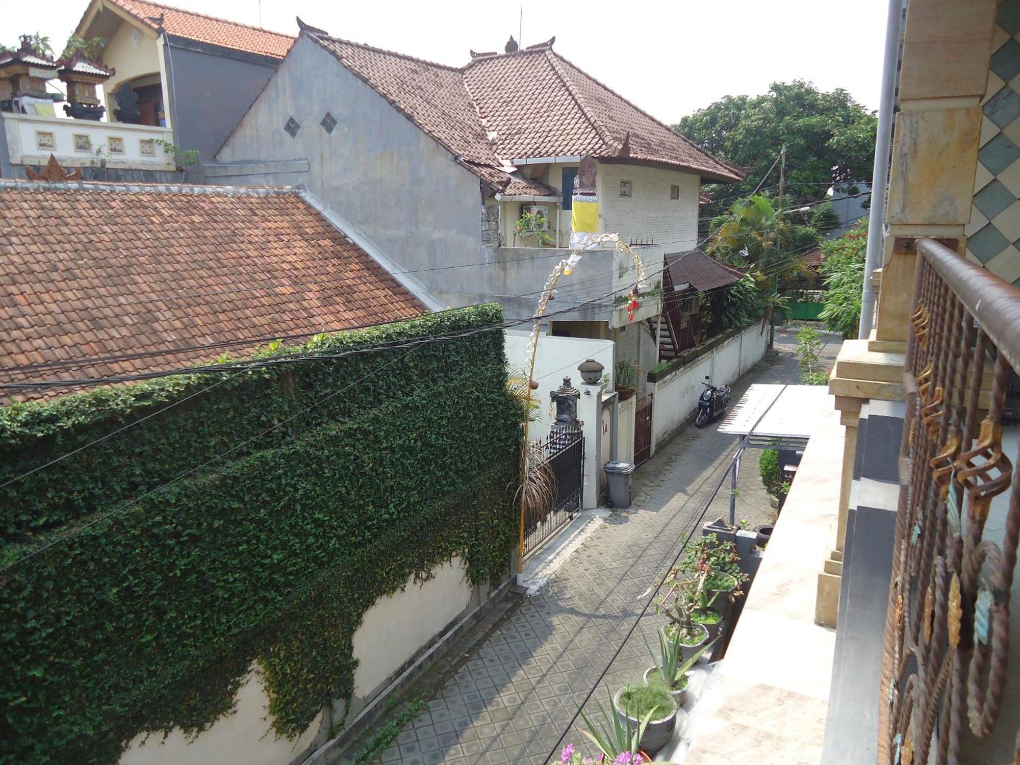 The Reinhold Guesthouse Bali Kerobokan Esterno foto