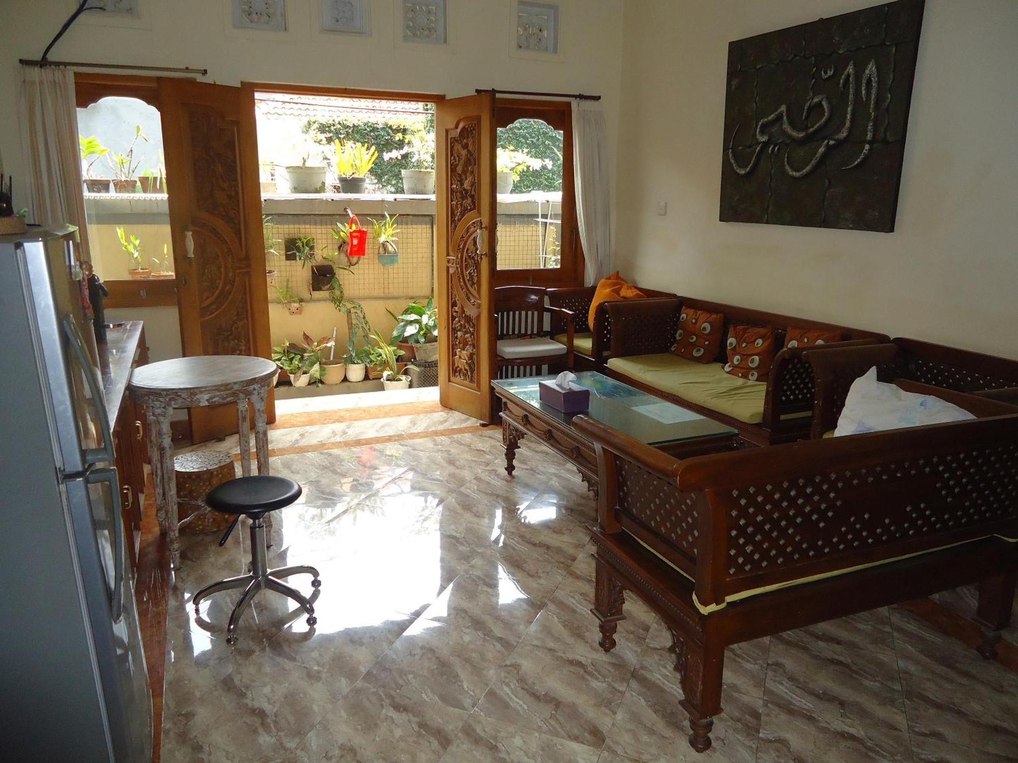 The Reinhold Guesthouse Bali Kerobokan Esterno foto