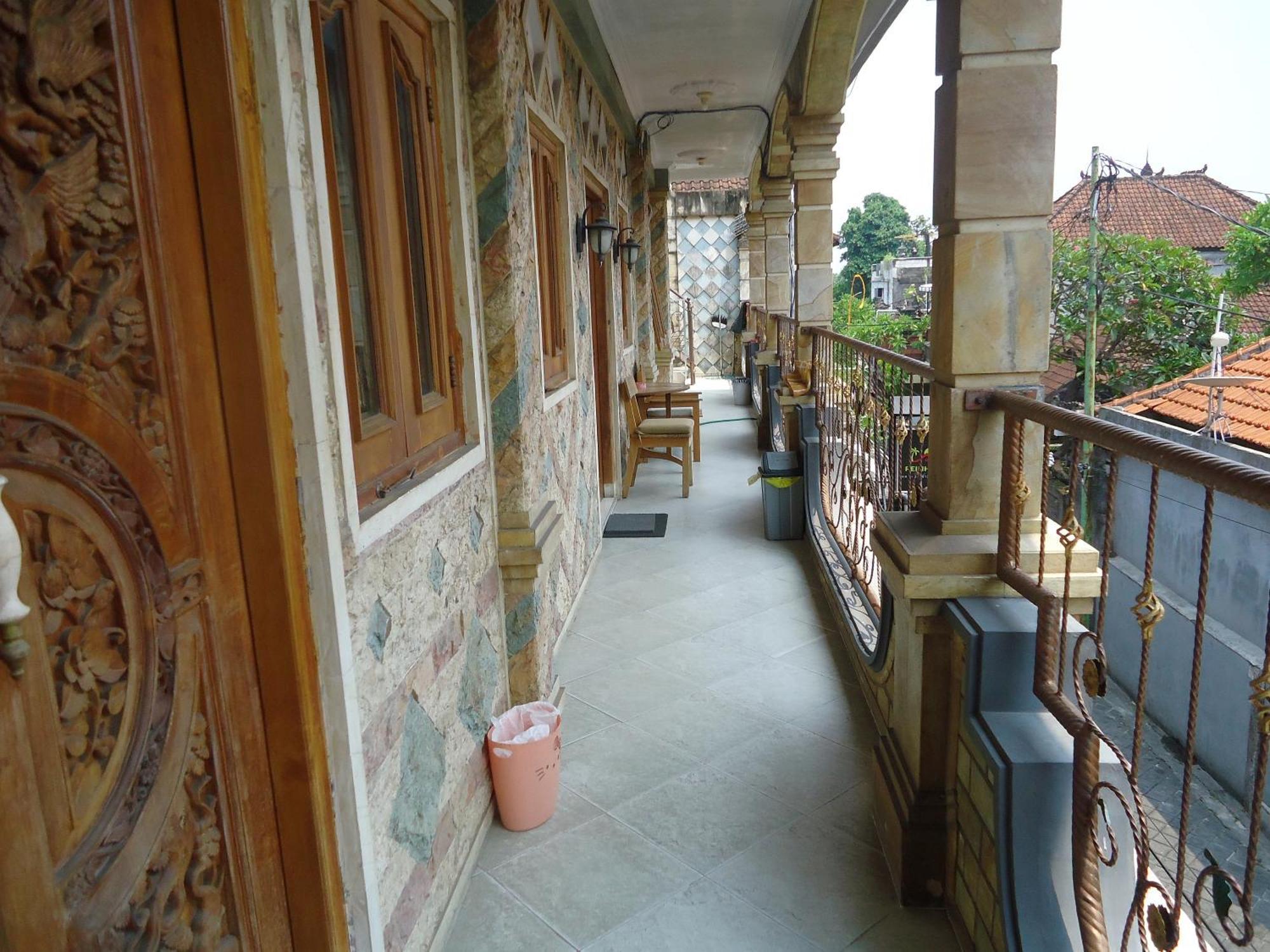 The Reinhold Guesthouse Bali Kerobokan Esterno foto
