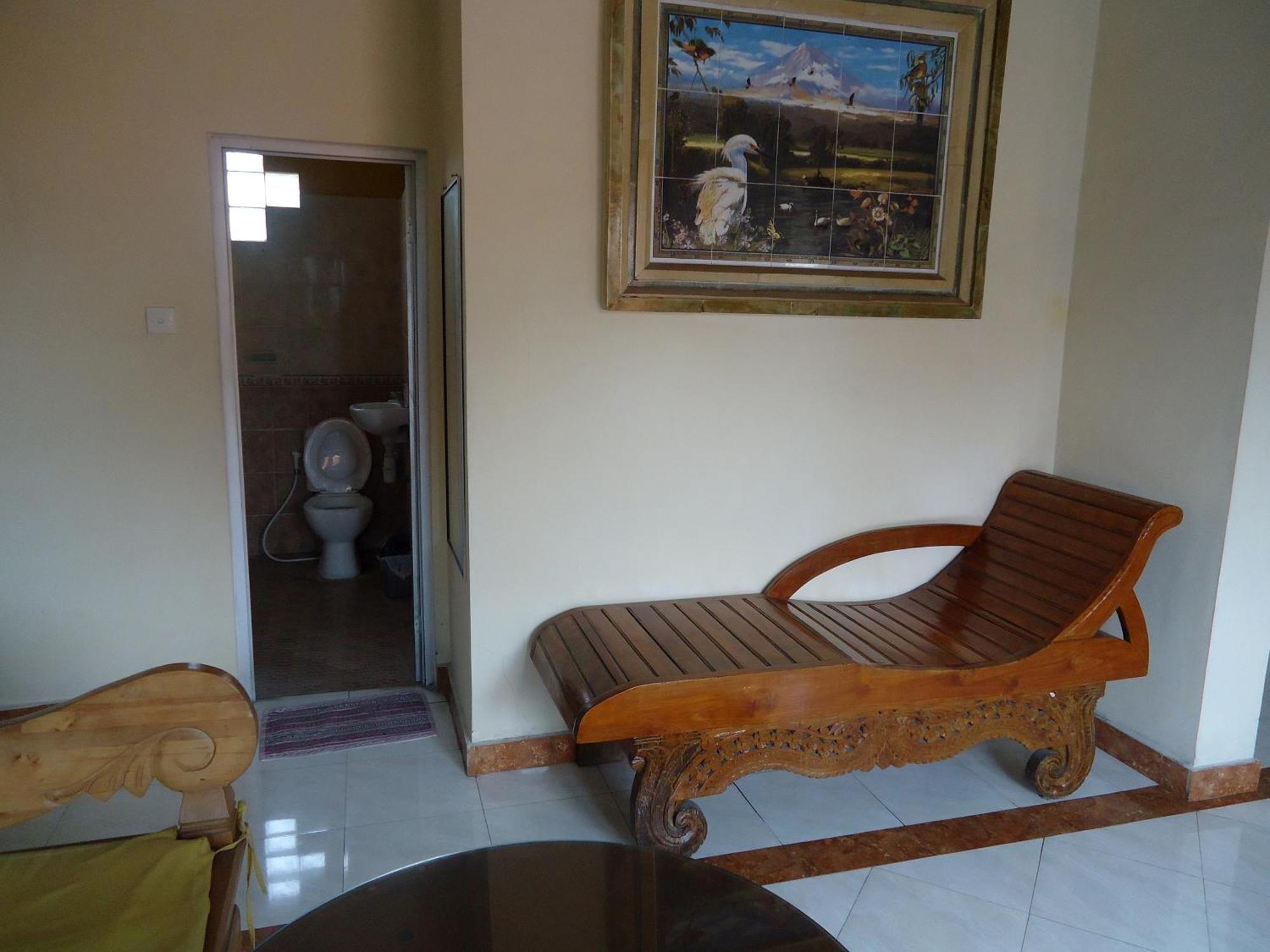 The Reinhold Guesthouse Bali Kerobokan Esterno foto