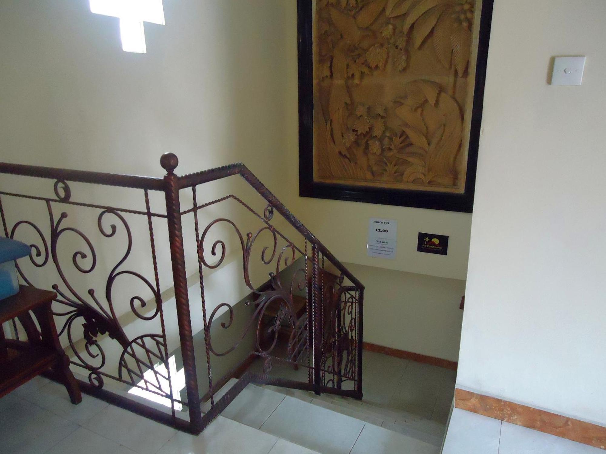 The Reinhold Guesthouse Bali Kerobokan Esterno foto
